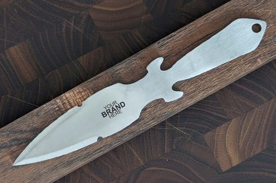 Bowie-Style Throwing Knife with Fishtail Cutout Grip – 20 cm Total Length
